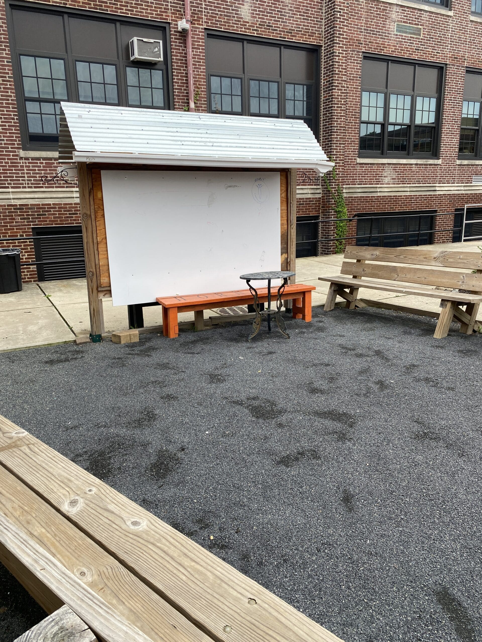 Outdoor classroom at the HWHH school garden club courtyard